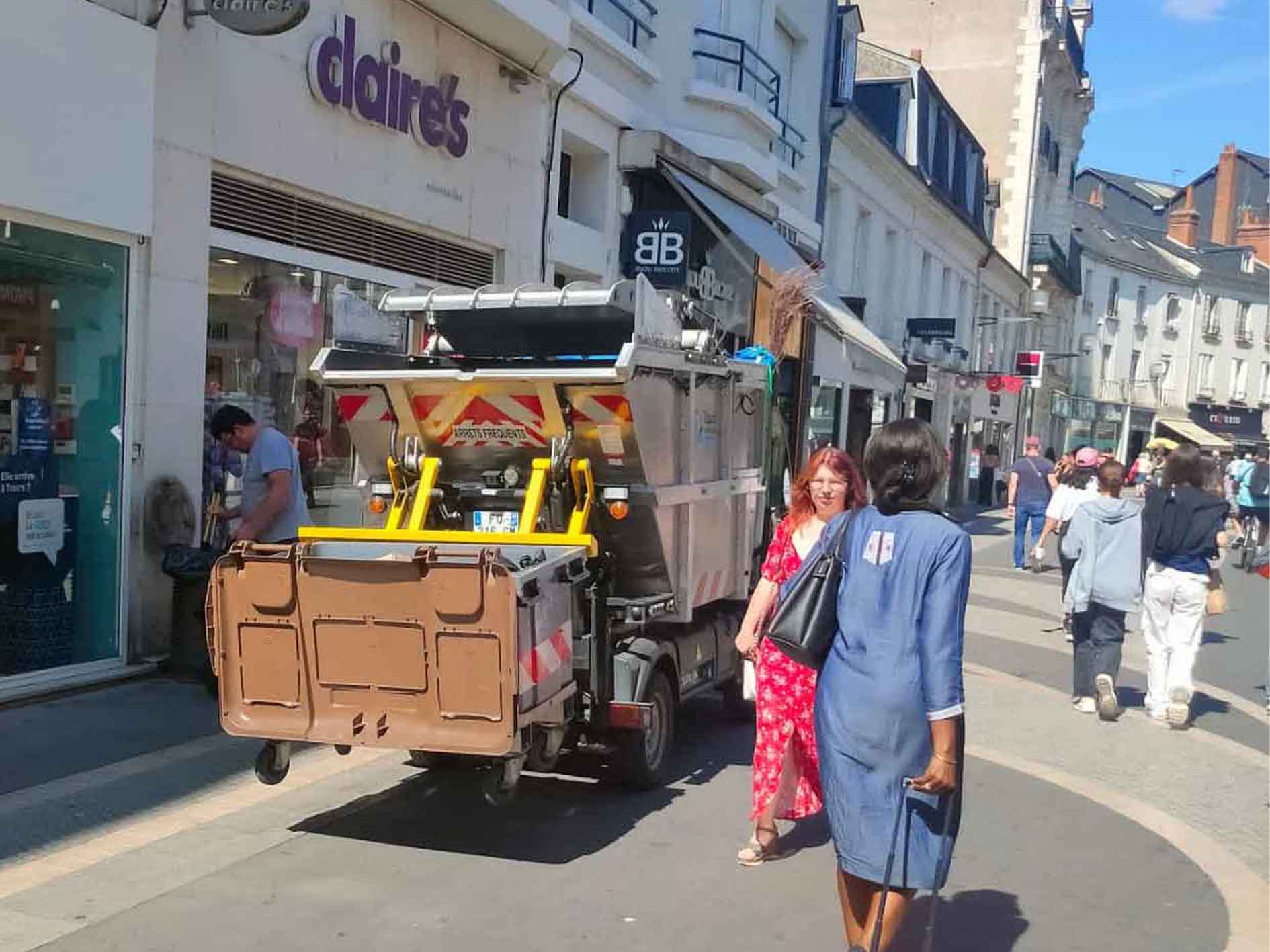 G6 avec BCD et lève-container à Tours